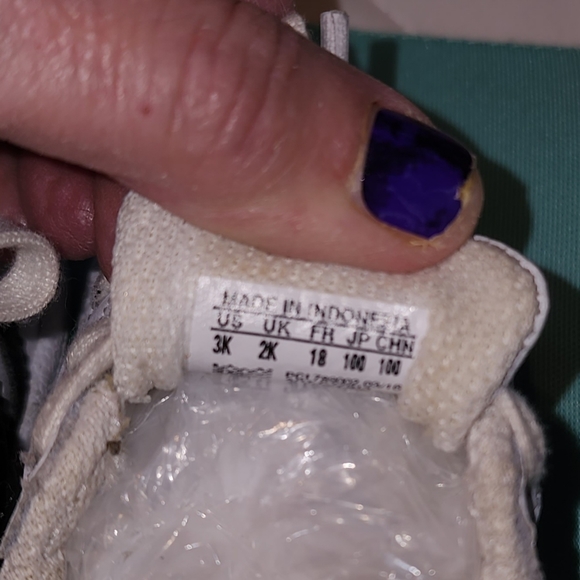 Size 3 Adidas Baby Sneakers - Picture 5 of 5